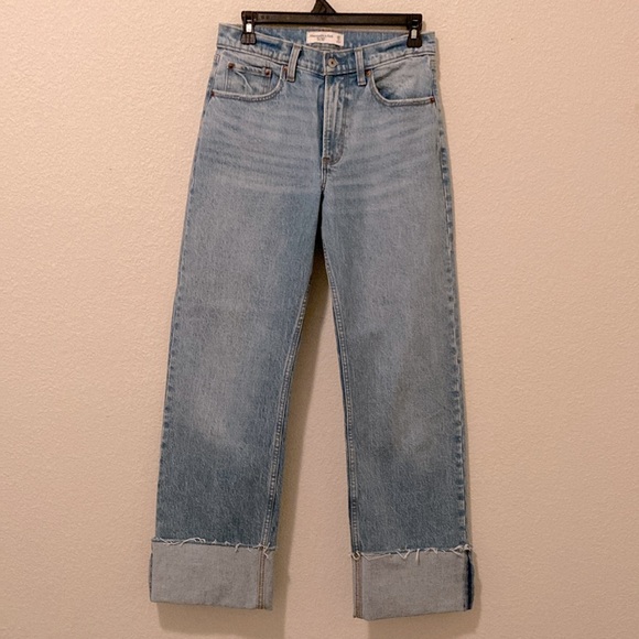 Abercrombie & Fitch Baggy Mid Rise Jeans - Picture 3 of 5